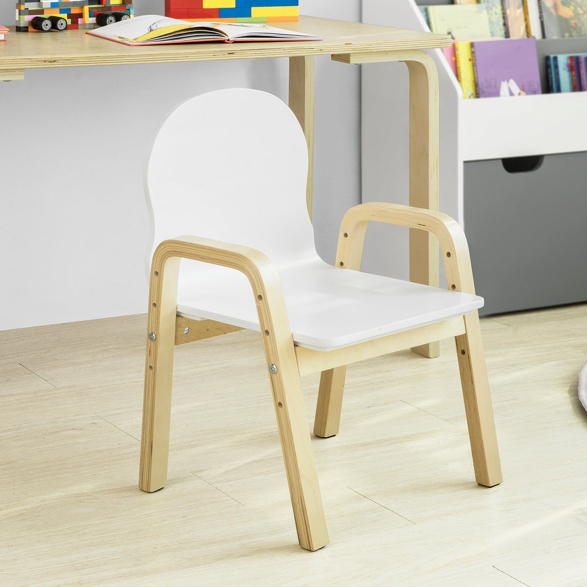 Kinderstoel Emma | Kunststof, Zithoogte 38 cm, Light Sand Kinderstoel Emma | Kunststof, Zithoogte 38 cm, Light Sand