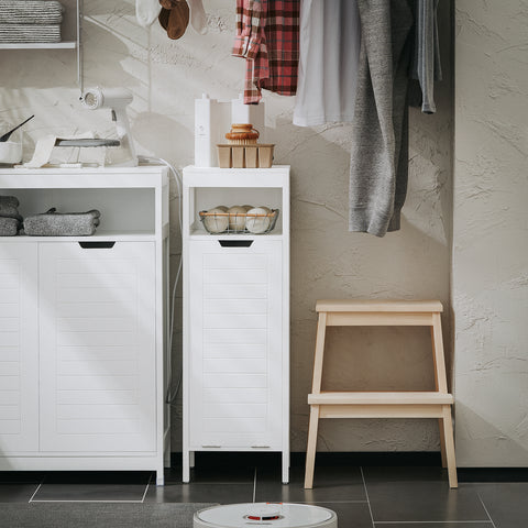 SoBuy BZR122-W Badkamerkast, Lage Kast, Smal Badkamerkastje, Badkamermeubel met 1 Kantelbare Wasmand