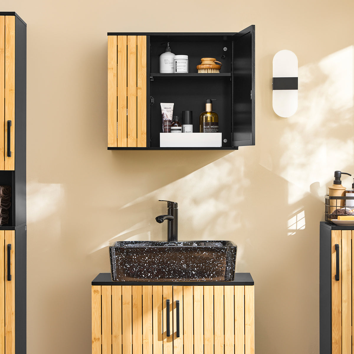 BZR204-SCH Badkamerkast met Spiegel – Wandkast voor Badkamer van BZR204-SCH Badkamerkast met Spiegel – Wandkast voor Badkamer van
