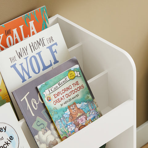 SoBuy KMB79-W Kinderboekenkast met 3 Planken, met 4 Opbergvakken en 2 Stoffen Dozen, Boekenkast voor Kinderen, Boekenplank, Boekenrek, Speelgoedplank