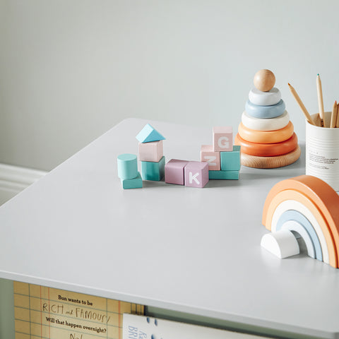 SoBuy KMB88-HG Kinderbureauset, Kindertafel en 2 Stoelen, Bureautafelset voor Kinderen met 2 Stoelen, Kinderbureau, Kindertafel, Kinderstudietafel